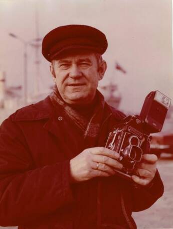 Janusz Uklejewski (1925–2011)  – nestor polskich artystów fotografików  Fotoreporter CAF  z poszukiwaniami  artystycznymi