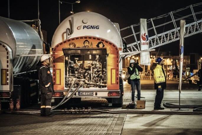 Pierwsze bunkrowanie LNG w polskich portach