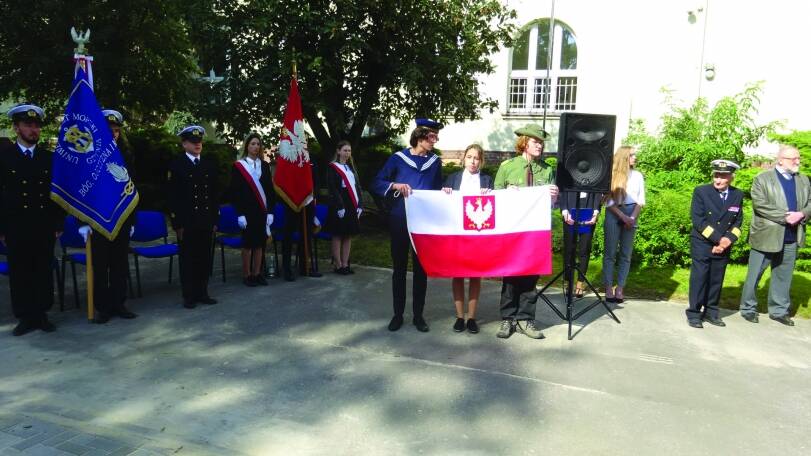 Biało-Czerwona ze srebrnym orłem Pamięta młodzież, pamiętają kapitanowie