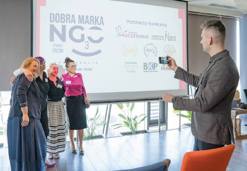 Jak komunikacja otwiera drzwi organizacjom i ich partnerom?  Dobra Marka NGO 3. Otwórz drzwi