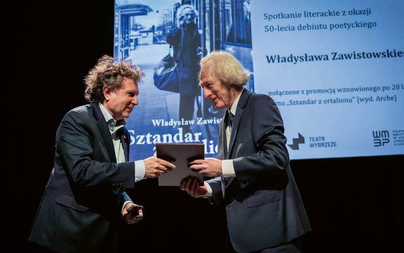 Władysława Zawistowskiego  „Sztandar z ortalionu”