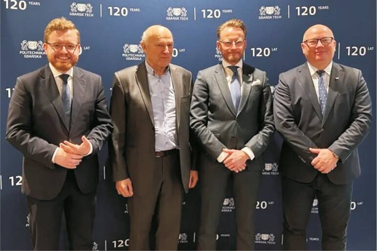 Politechnika Gdańska gotowa na technologiczną rewolucję. Wizyta wiceministra cyfryzacji